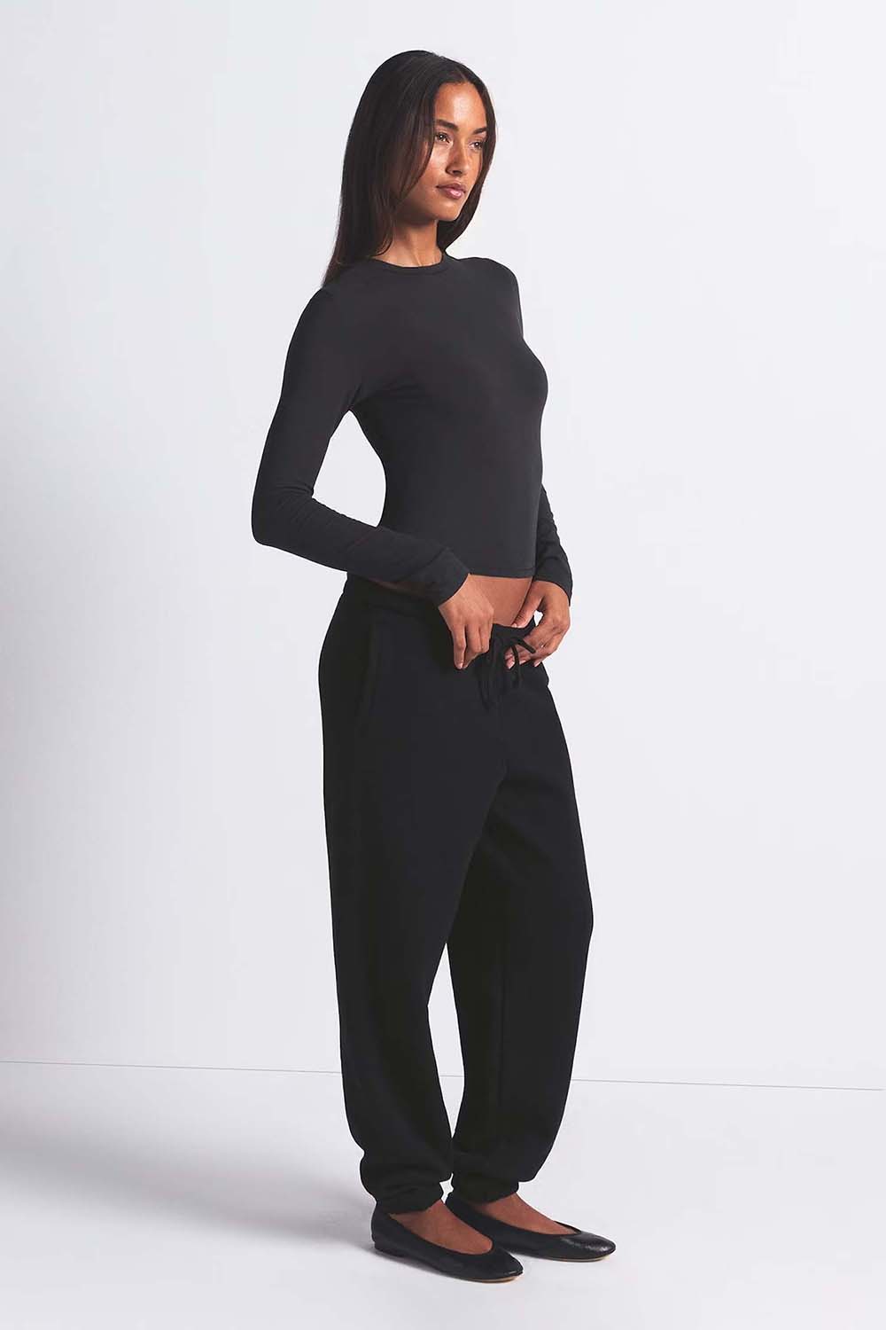 תמונת כל הלוק של CLASSIC JOGGER